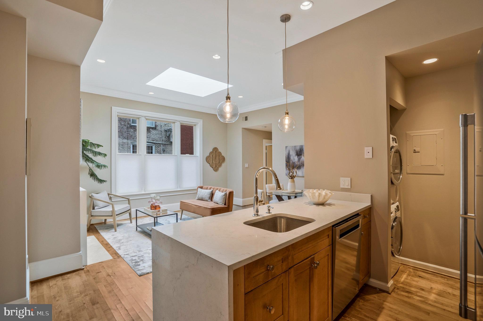 1520 O STREET NW Unit: 305