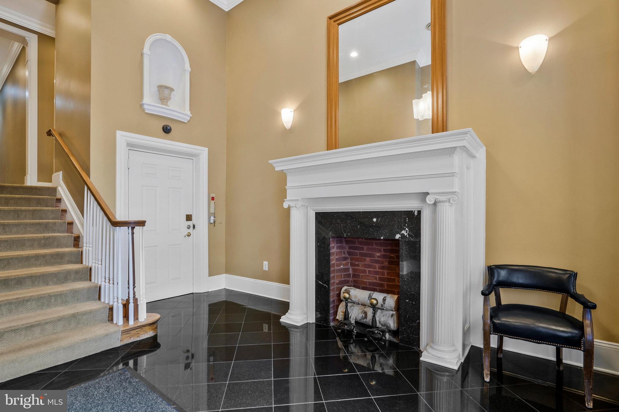 1520 O STREET NW Unit: 305