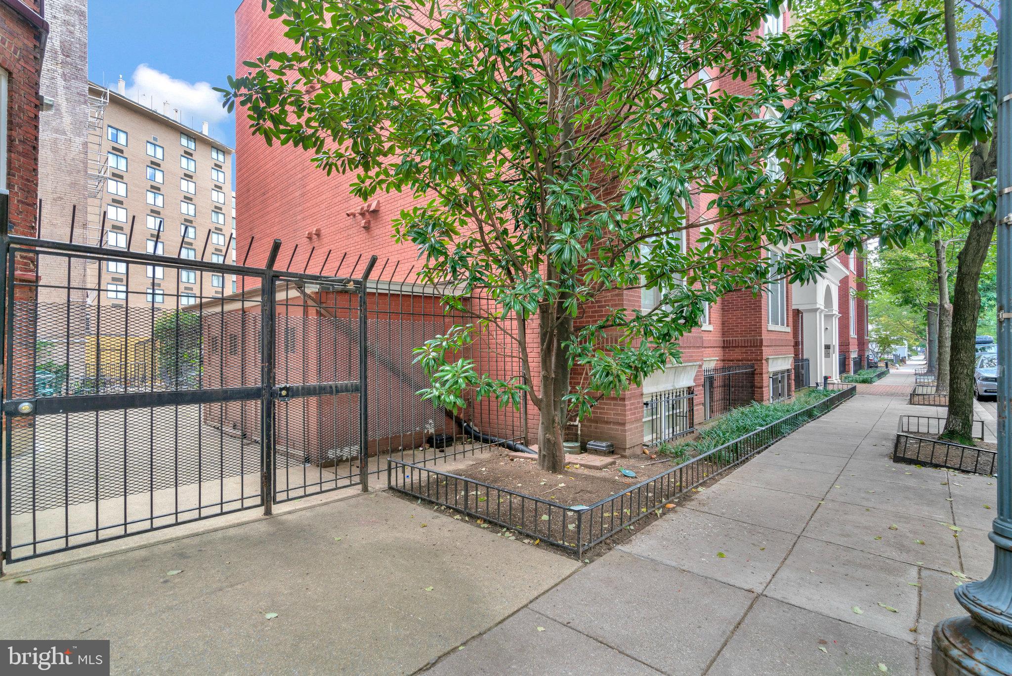 1520 O STREET NW Unit: 305