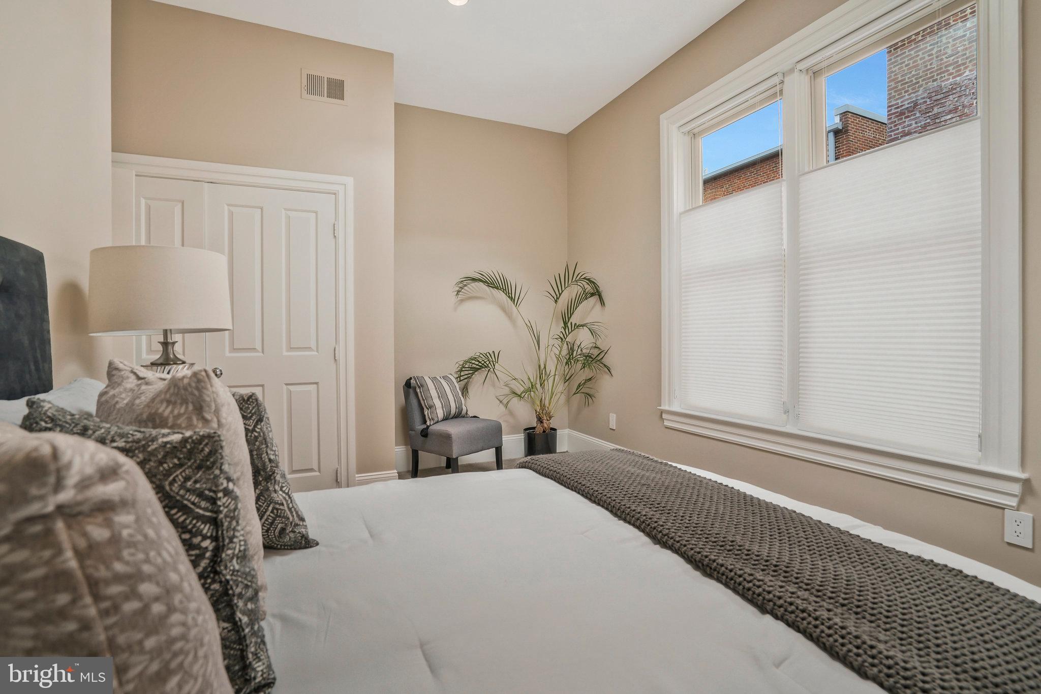 1520 O STREET NW Unit: 305