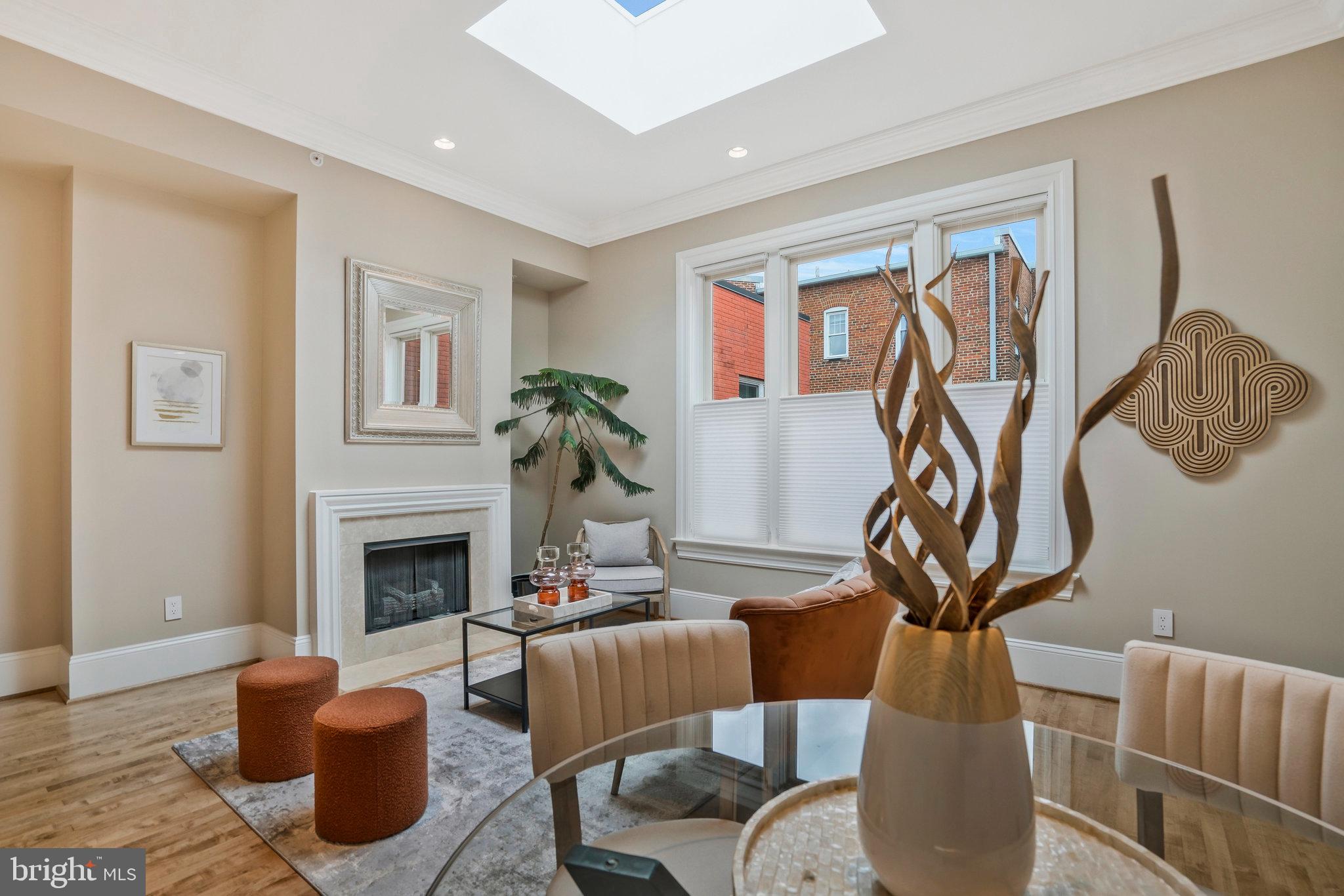 1520 O STREET NW Unit: 305