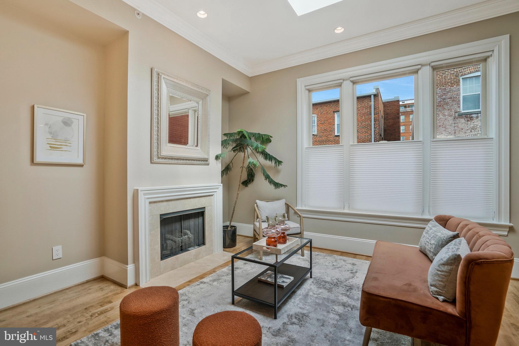 1520 O STREET NW Unit: 305