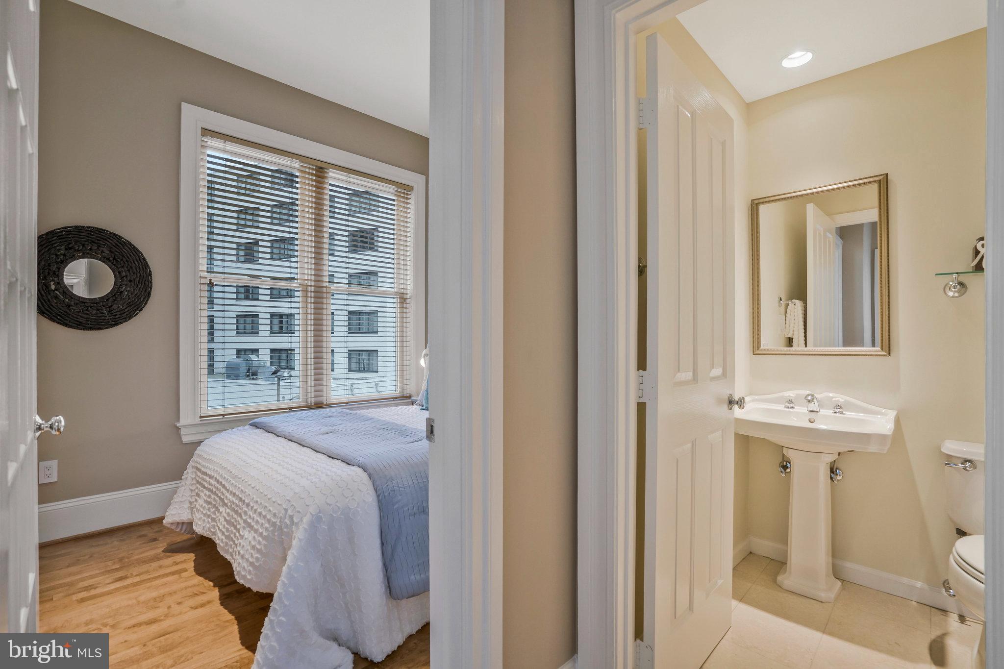 1520 O STREET NW Unit: 305