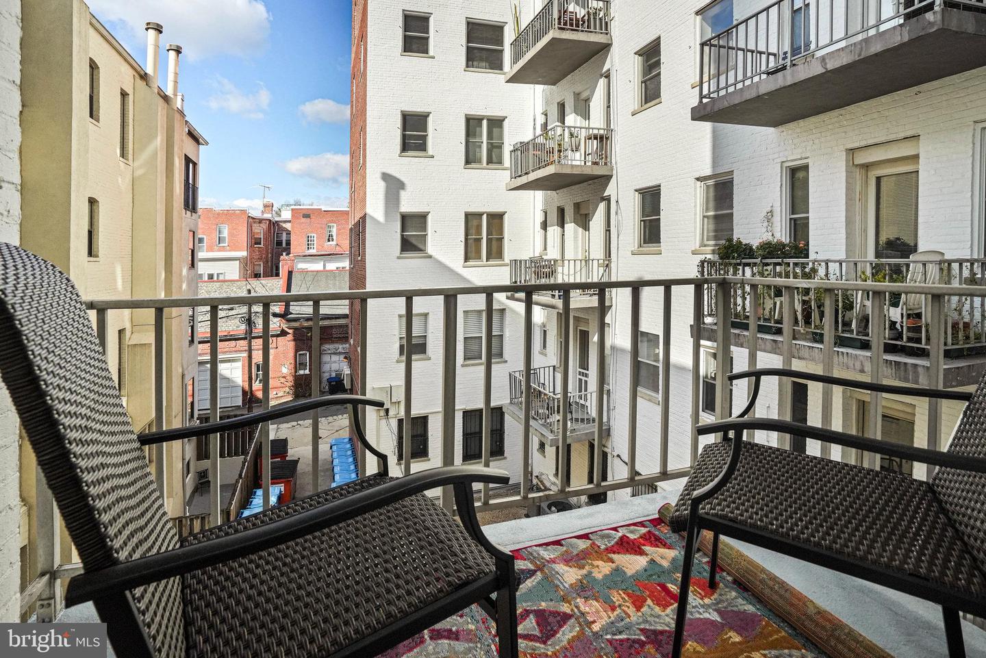 2127 NW California STREET NW Unit: 305