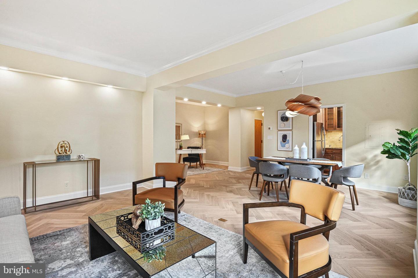 2127 NW California STREET NW Unit: 305