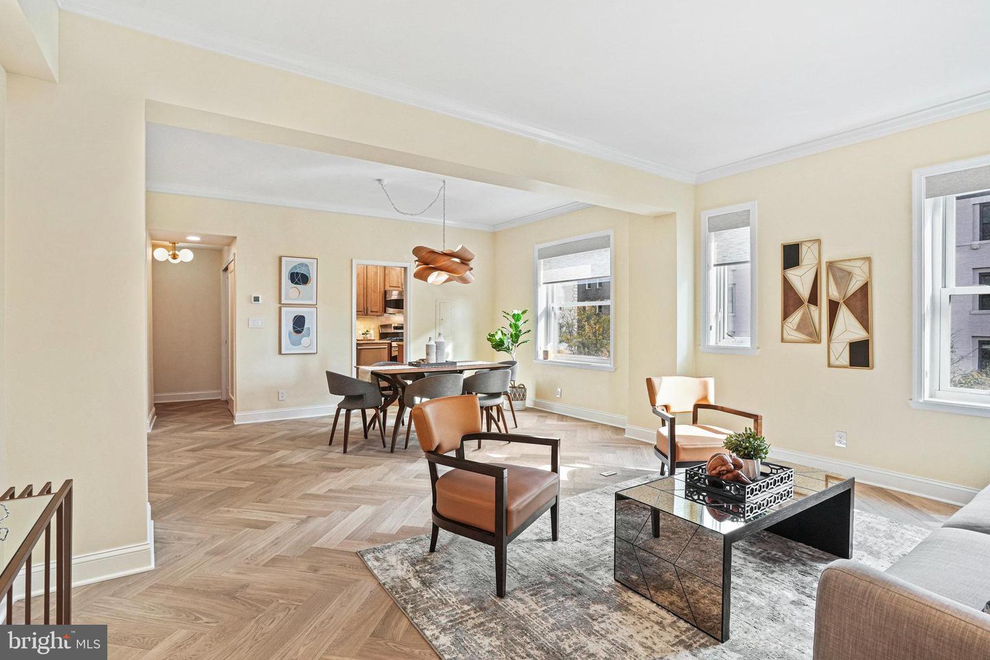 2127 NW California STREET NW Unit: 305