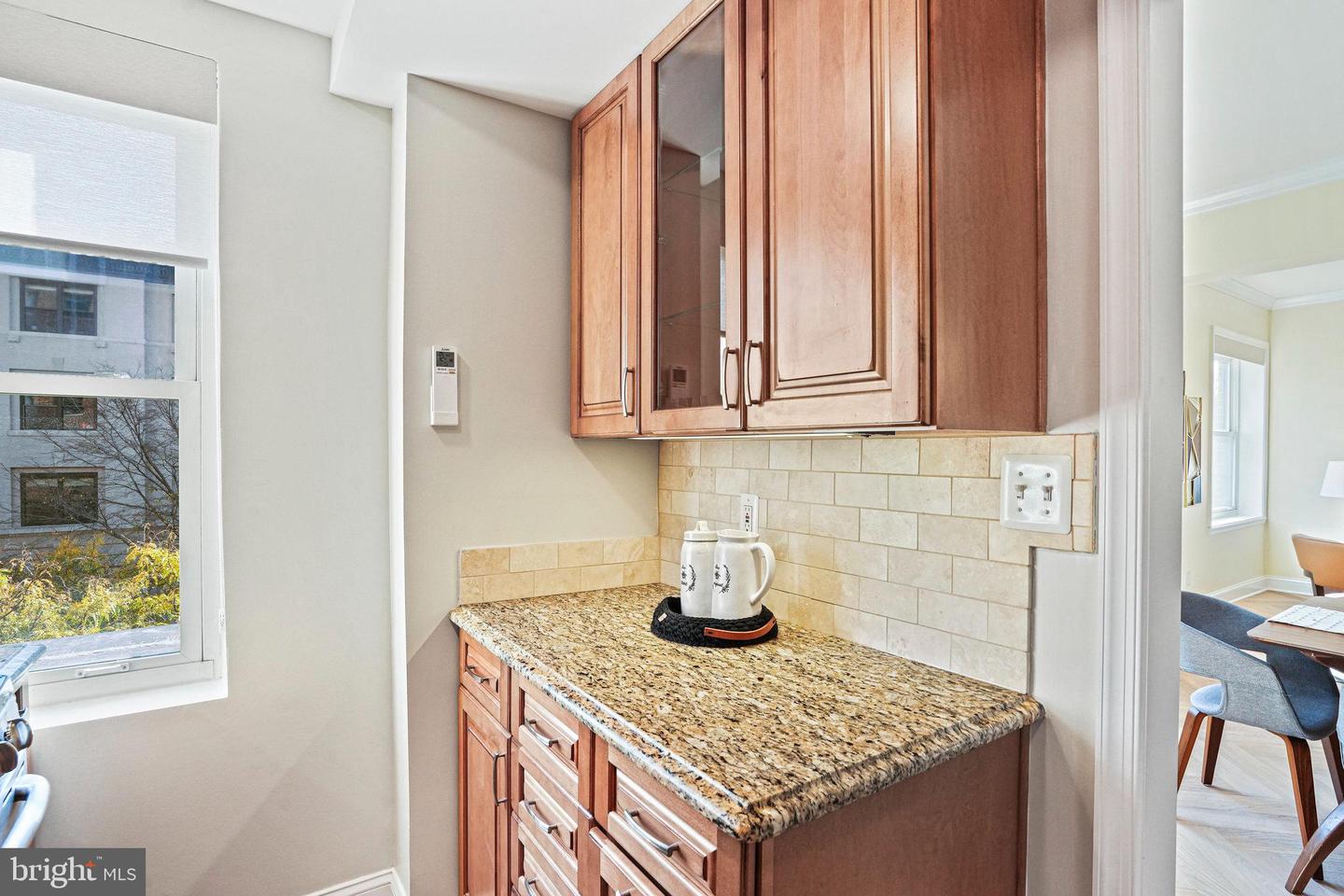 2127 NW California STREET NW Unit: 305