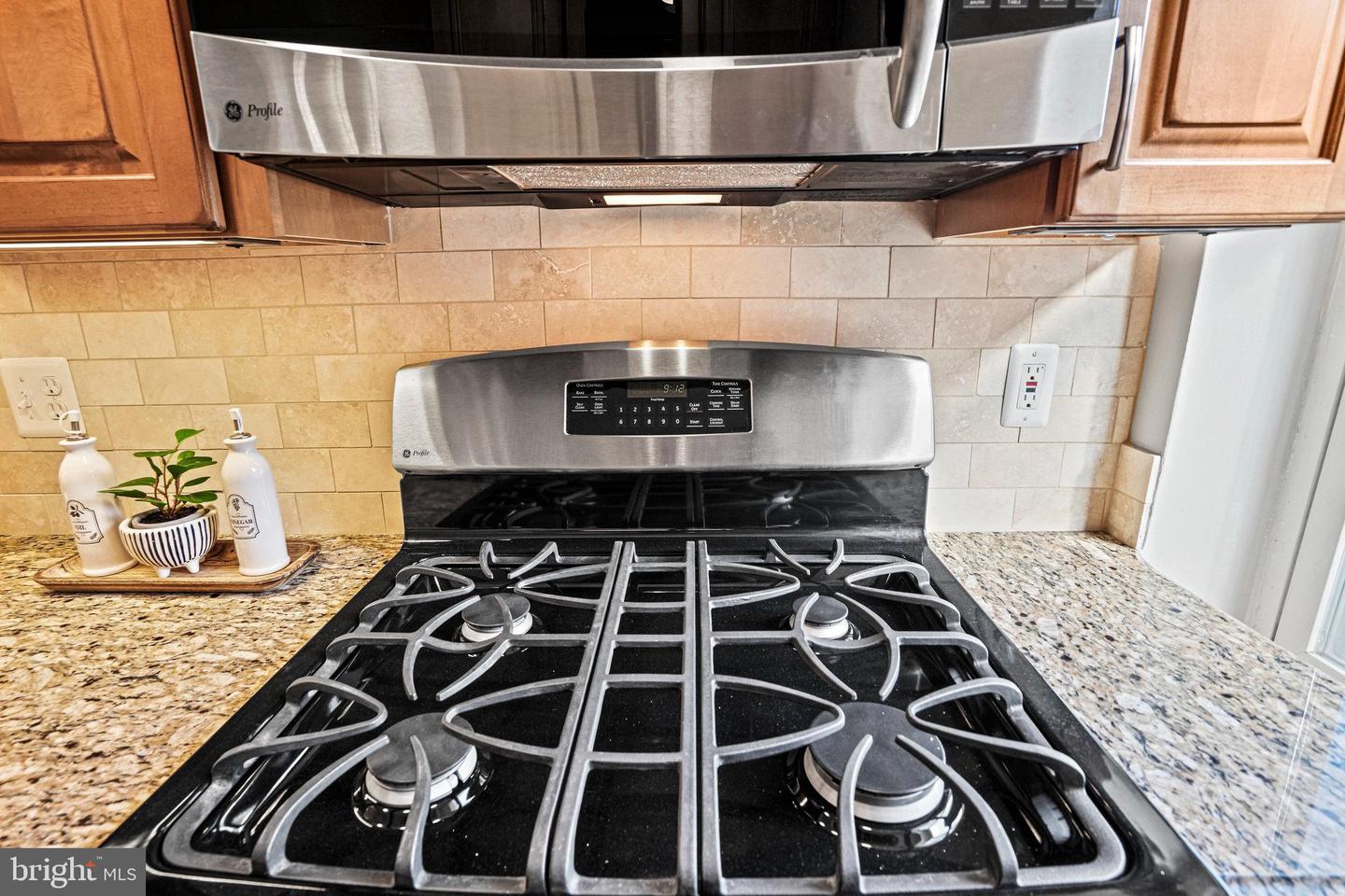 2127 NW California STREET NW Unit: 305