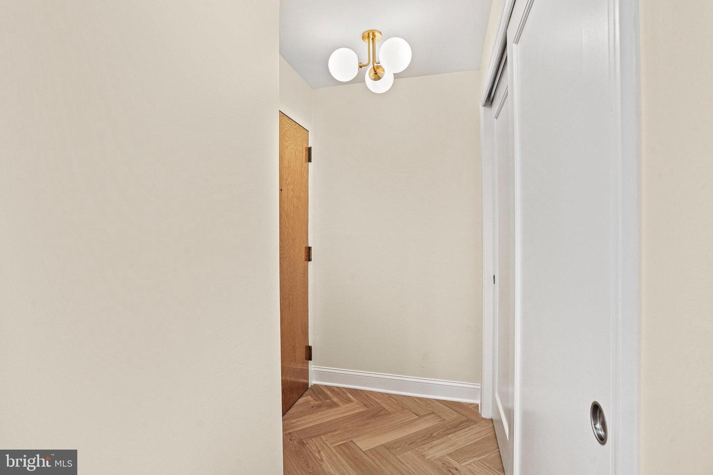 2127 NW California STREET NW Unit: 305