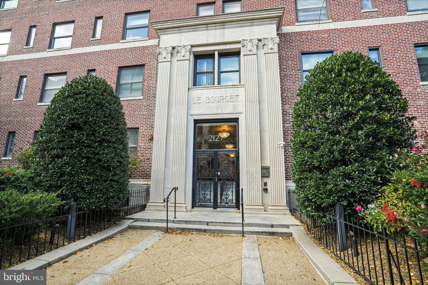 2127 NW California STREET NW Unit: 305