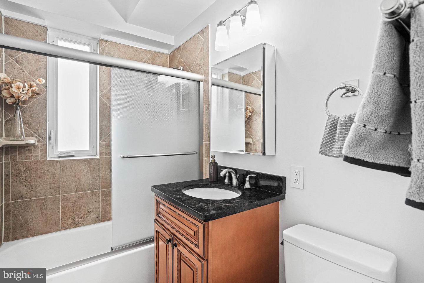 2127 NW California STREET NW Unit: 305