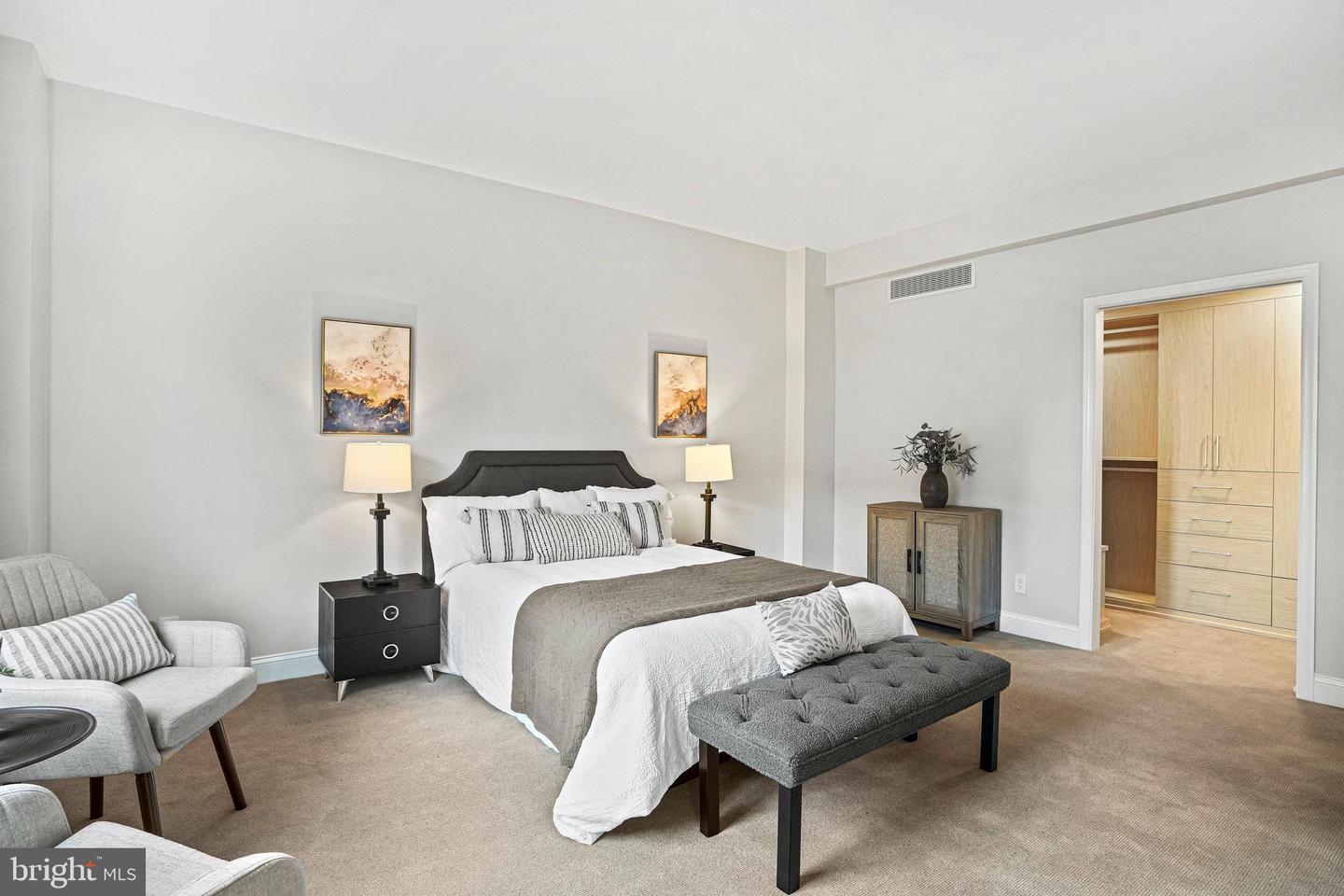 2127 NW California STREET NW Unit: 305