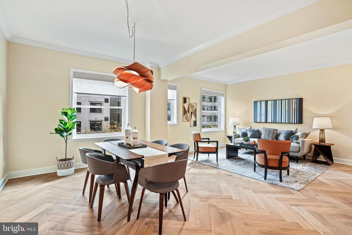 2127 NW California STREET NW Unit: 305