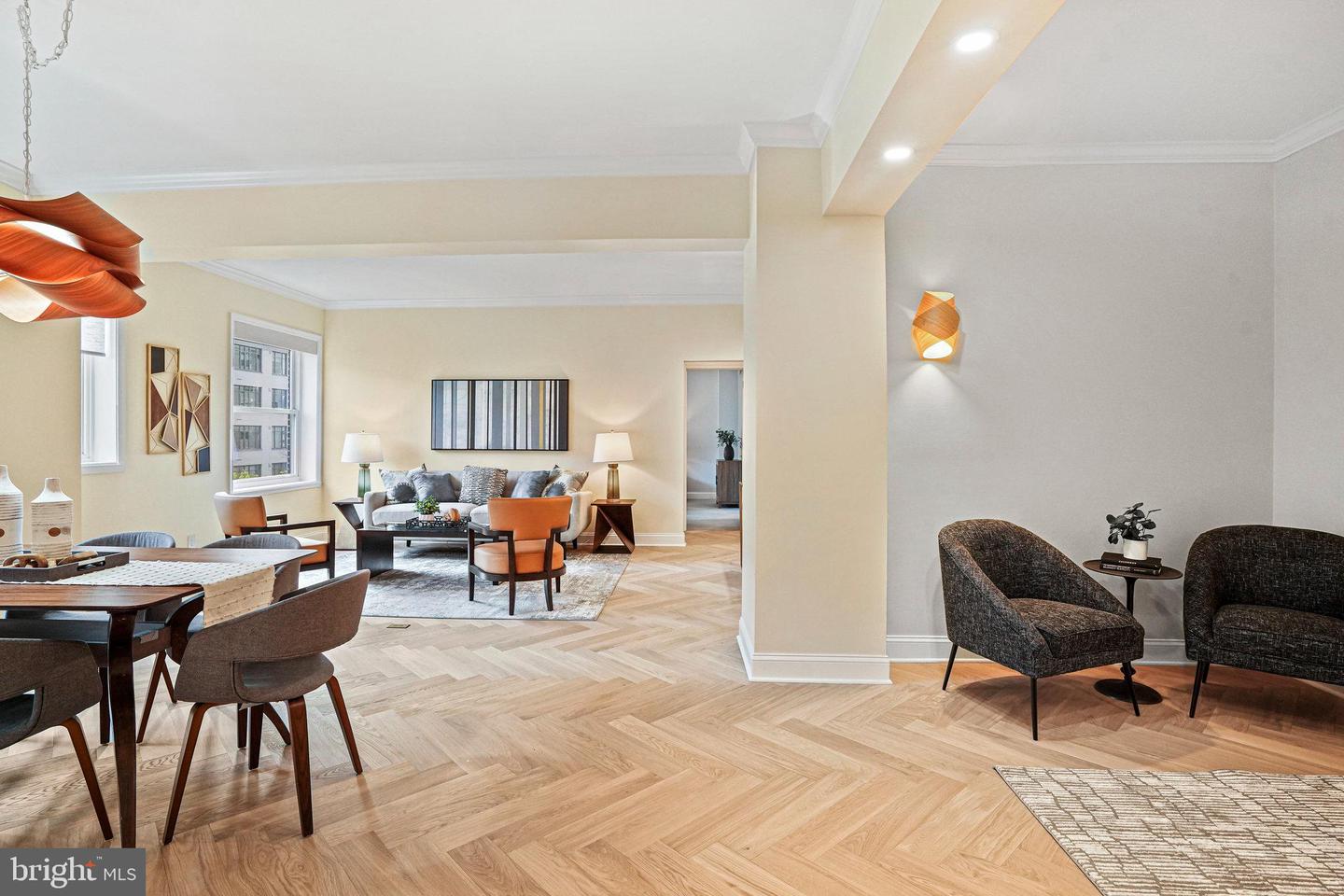 2127 NW California STREET NW Unit: 305