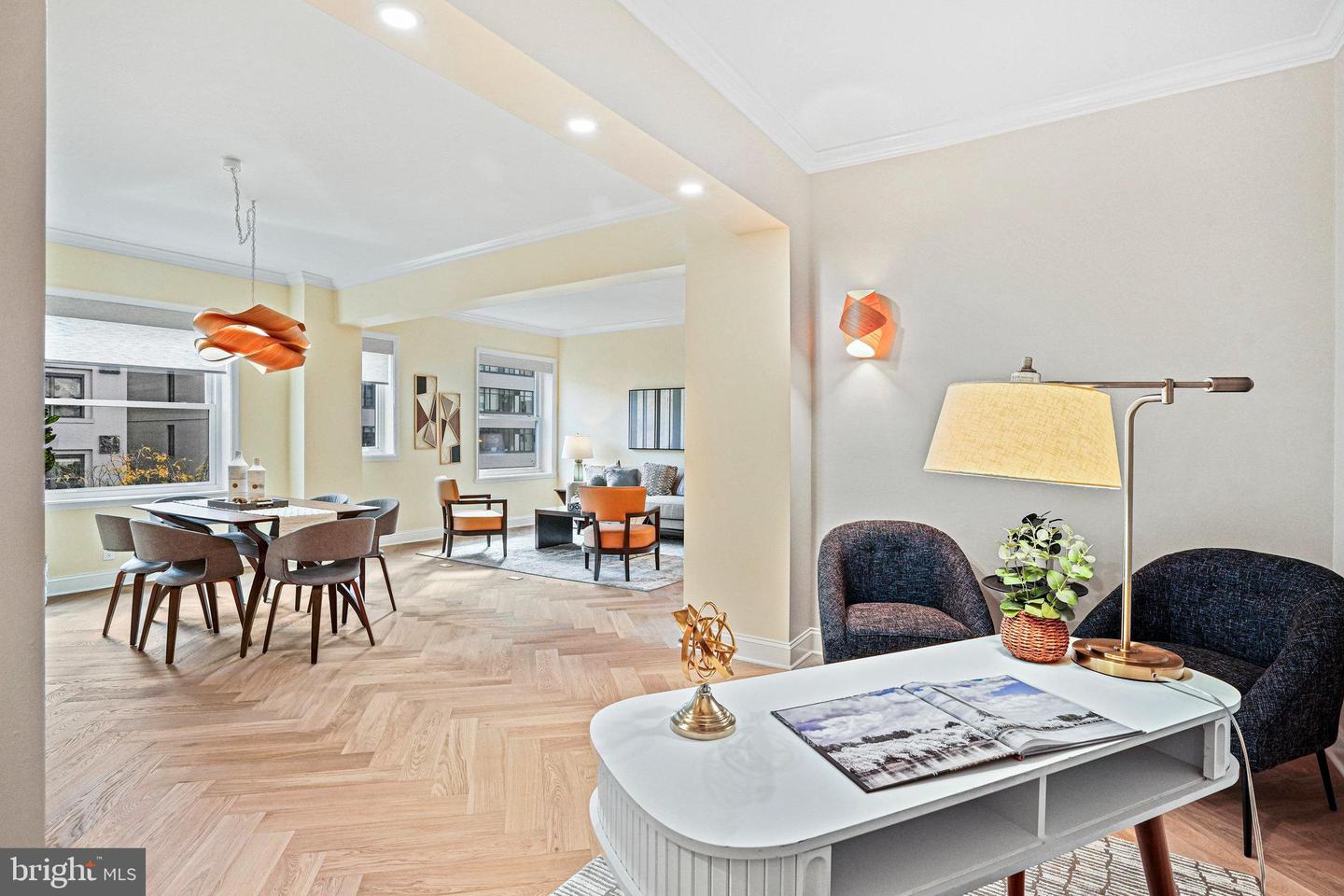 2127 NW California STREET NW Unit: 305