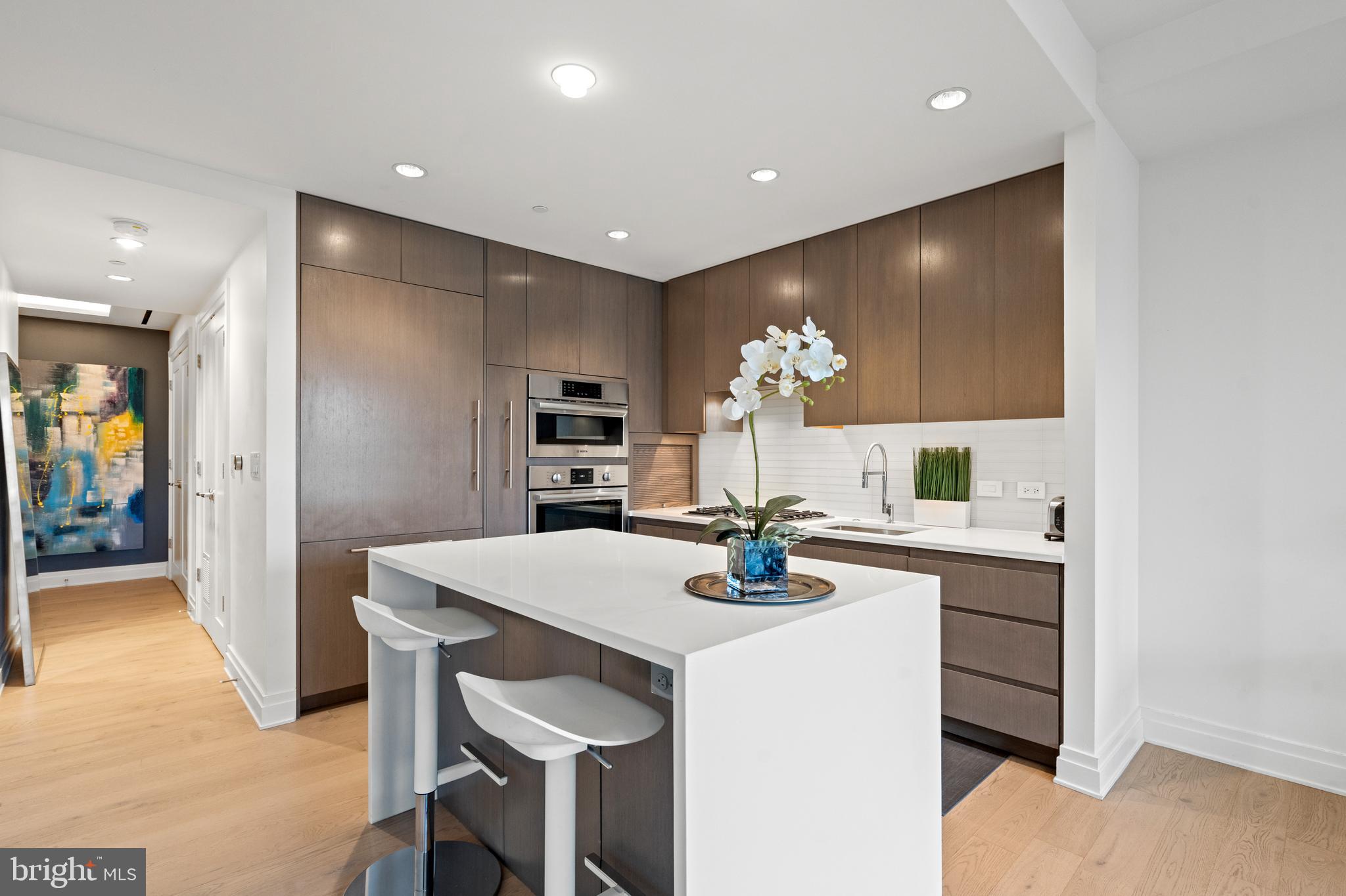 2501 M St NW #T02