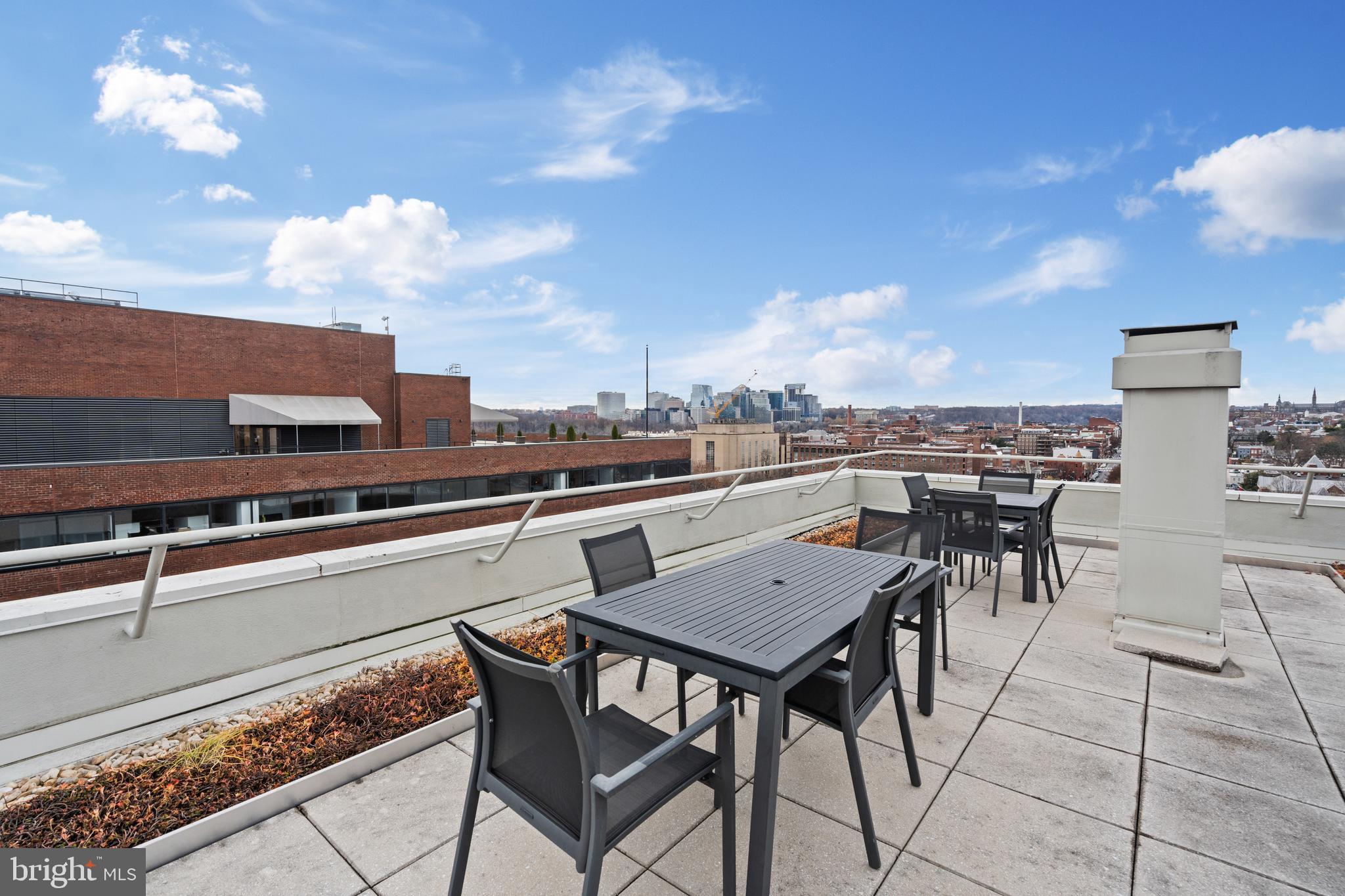 2501 M St NW #T02