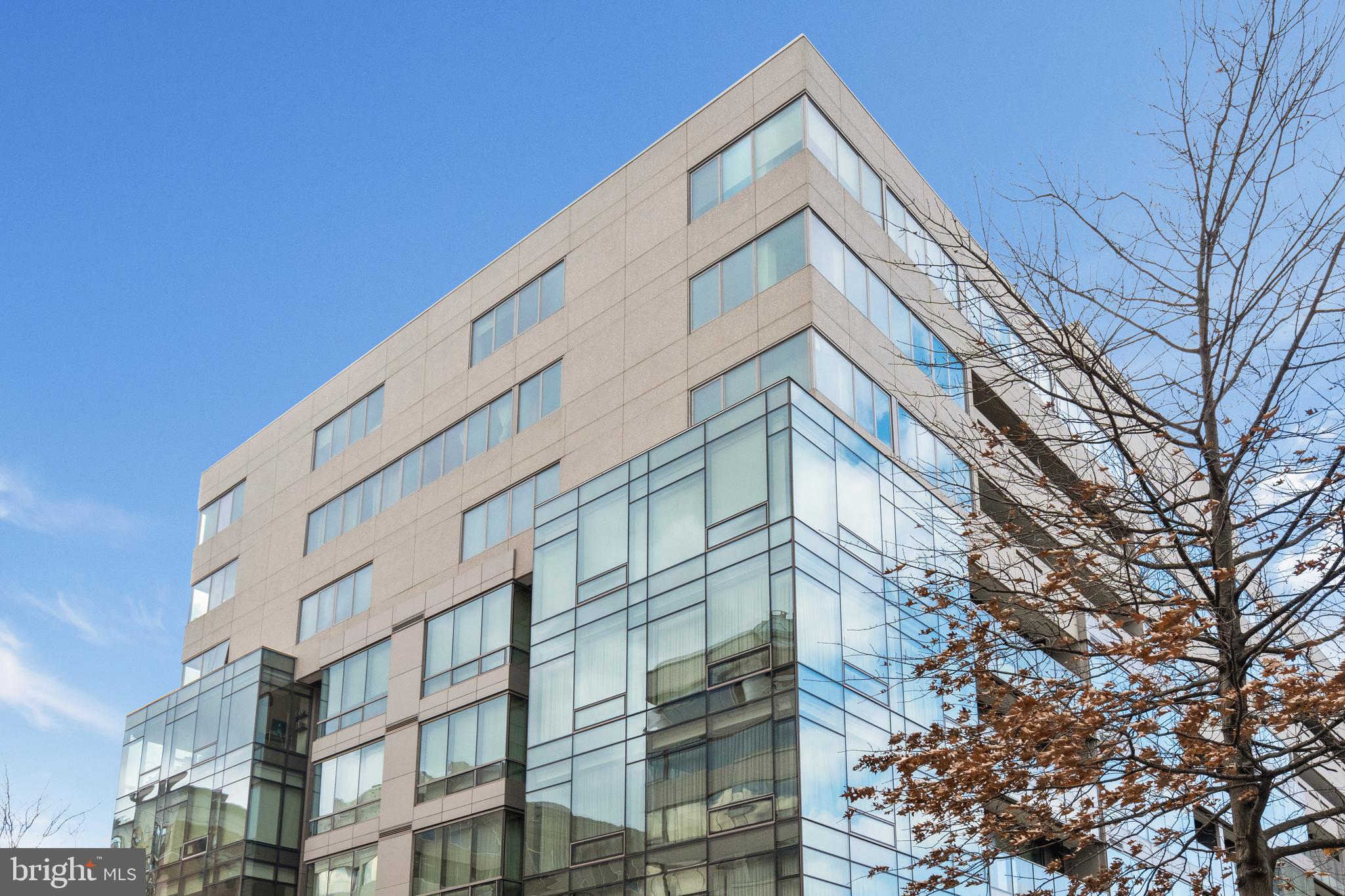 2501 M St NW #T02