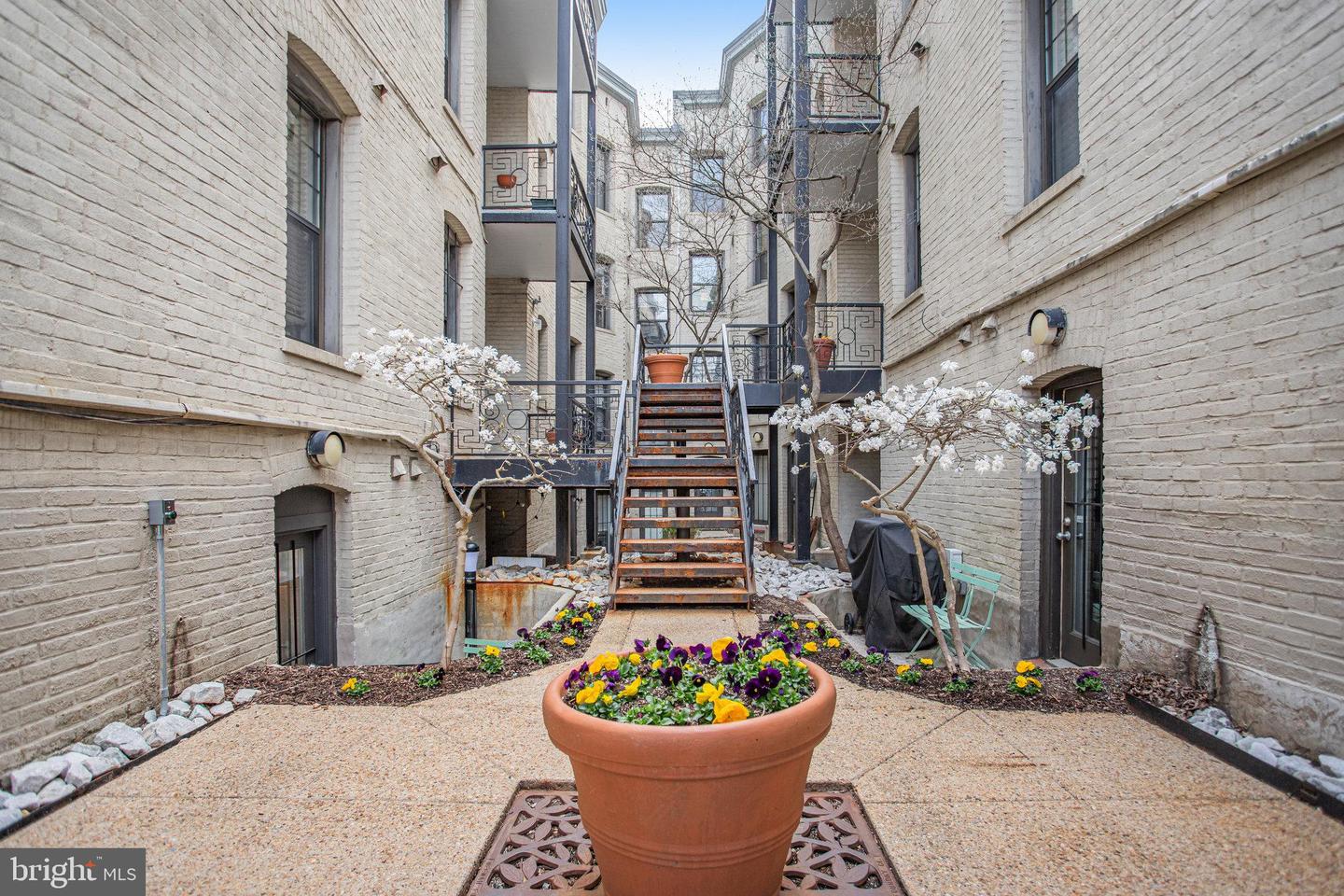 1840 California St NW #8