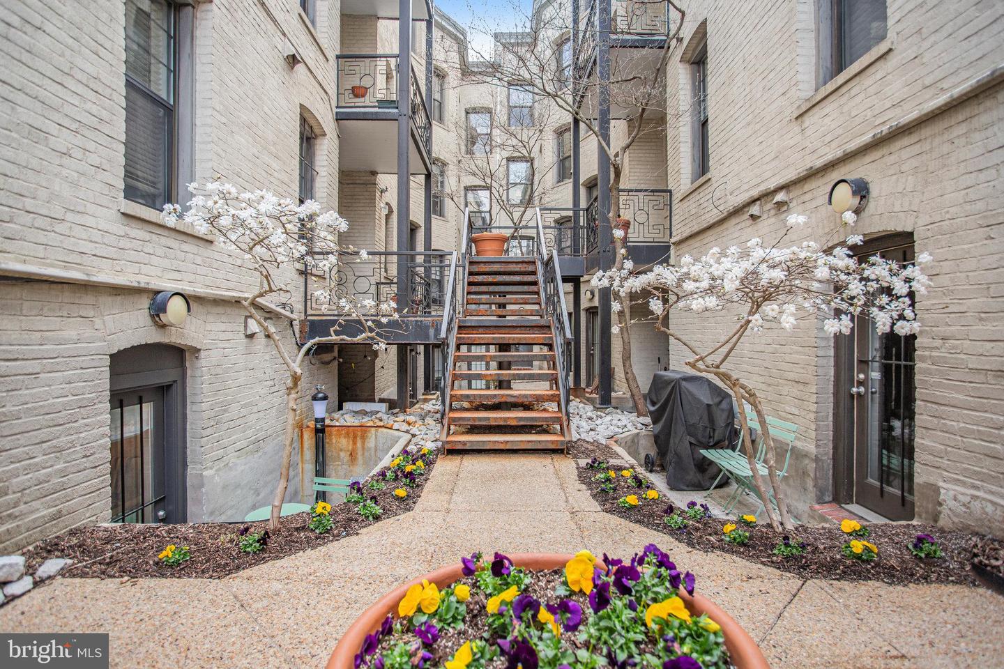 1840 California St NW #8