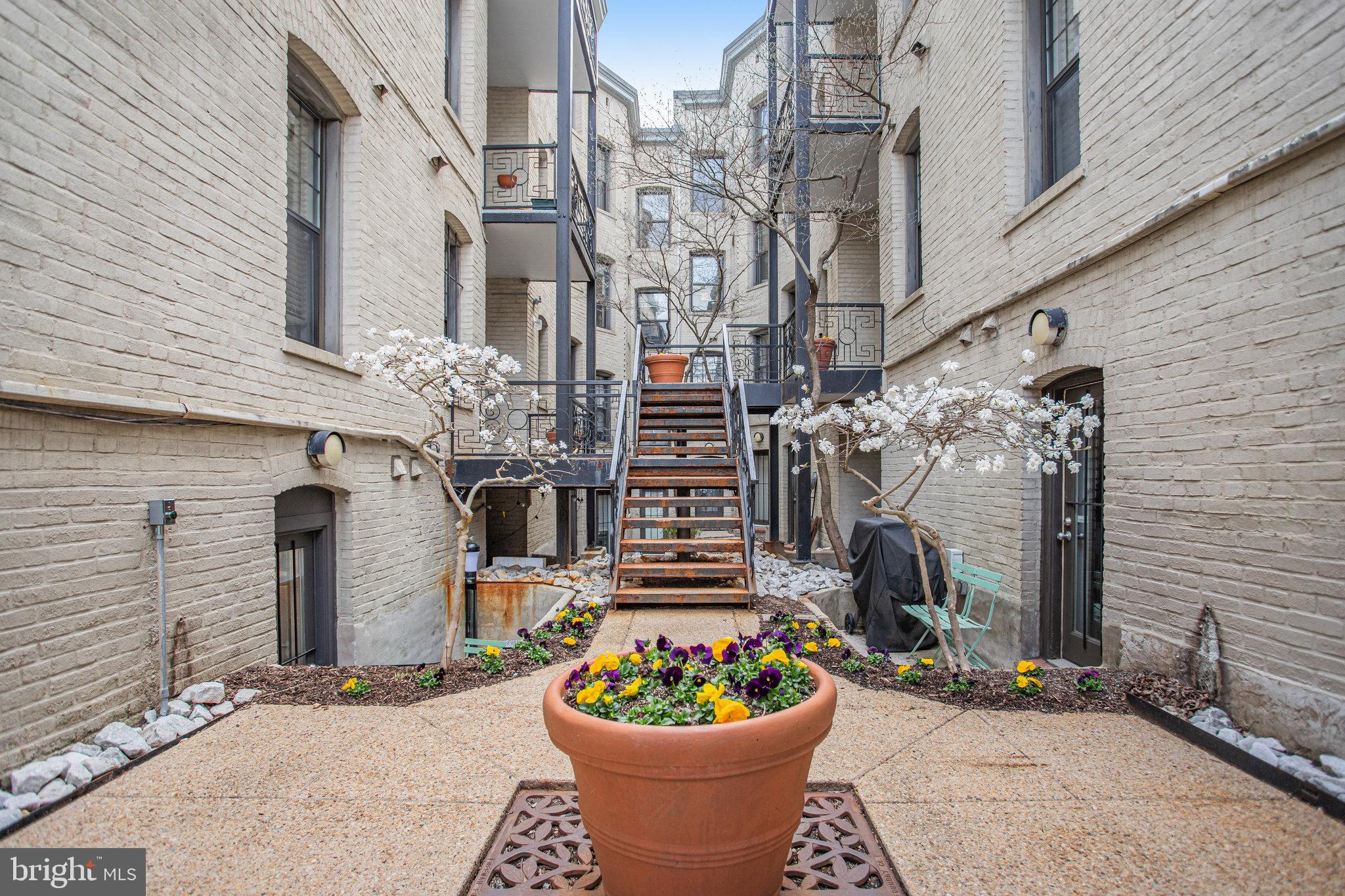 1840 California St NW #8