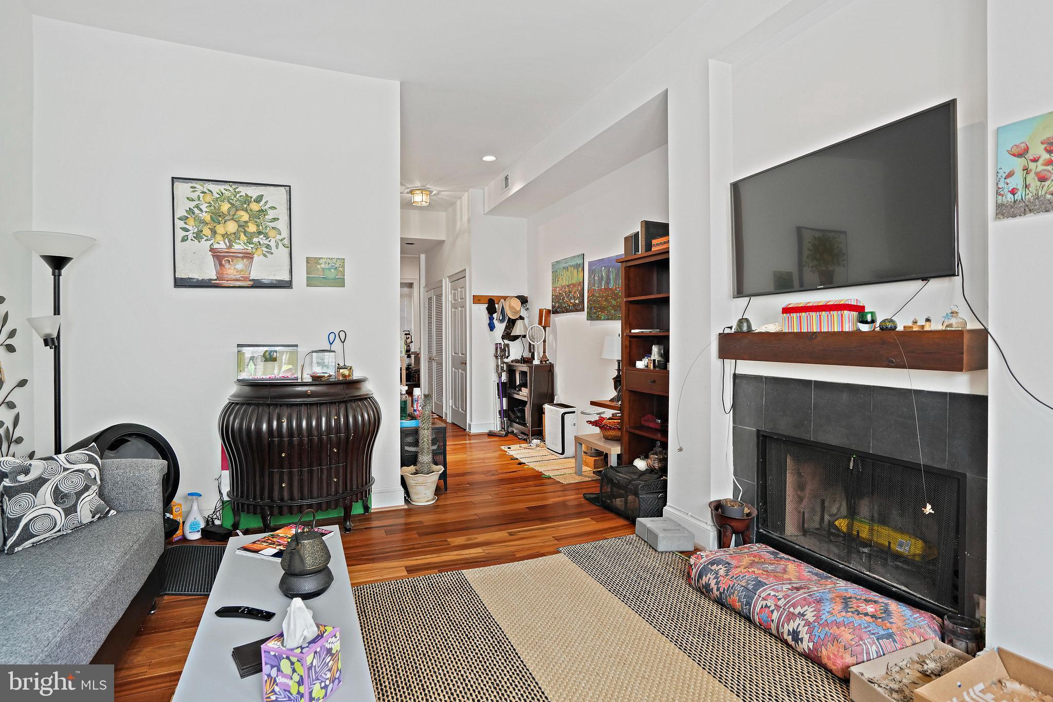 1413 Hopkins St NW
