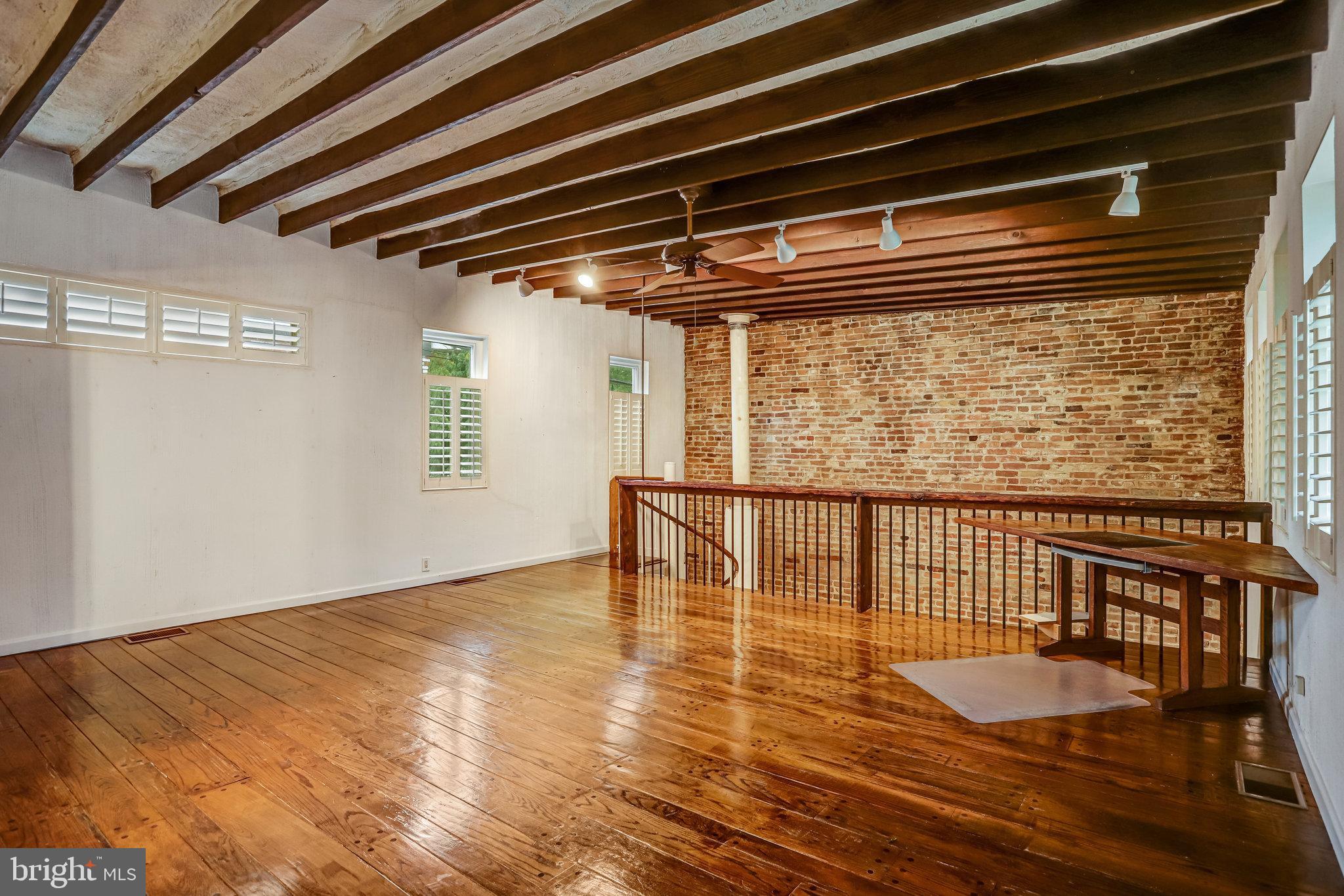 228 9TH STREET SE