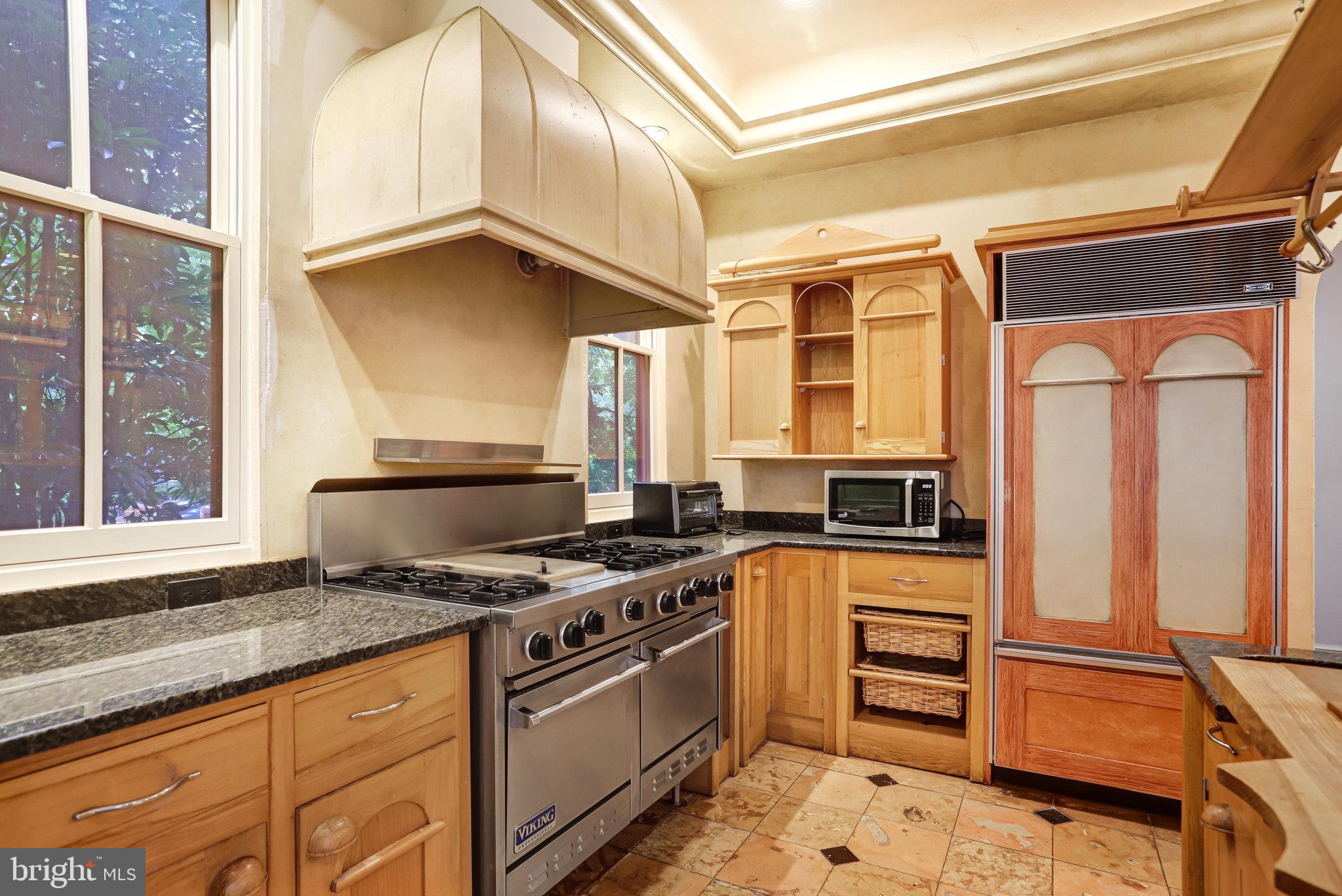 228 9TH STREET SE