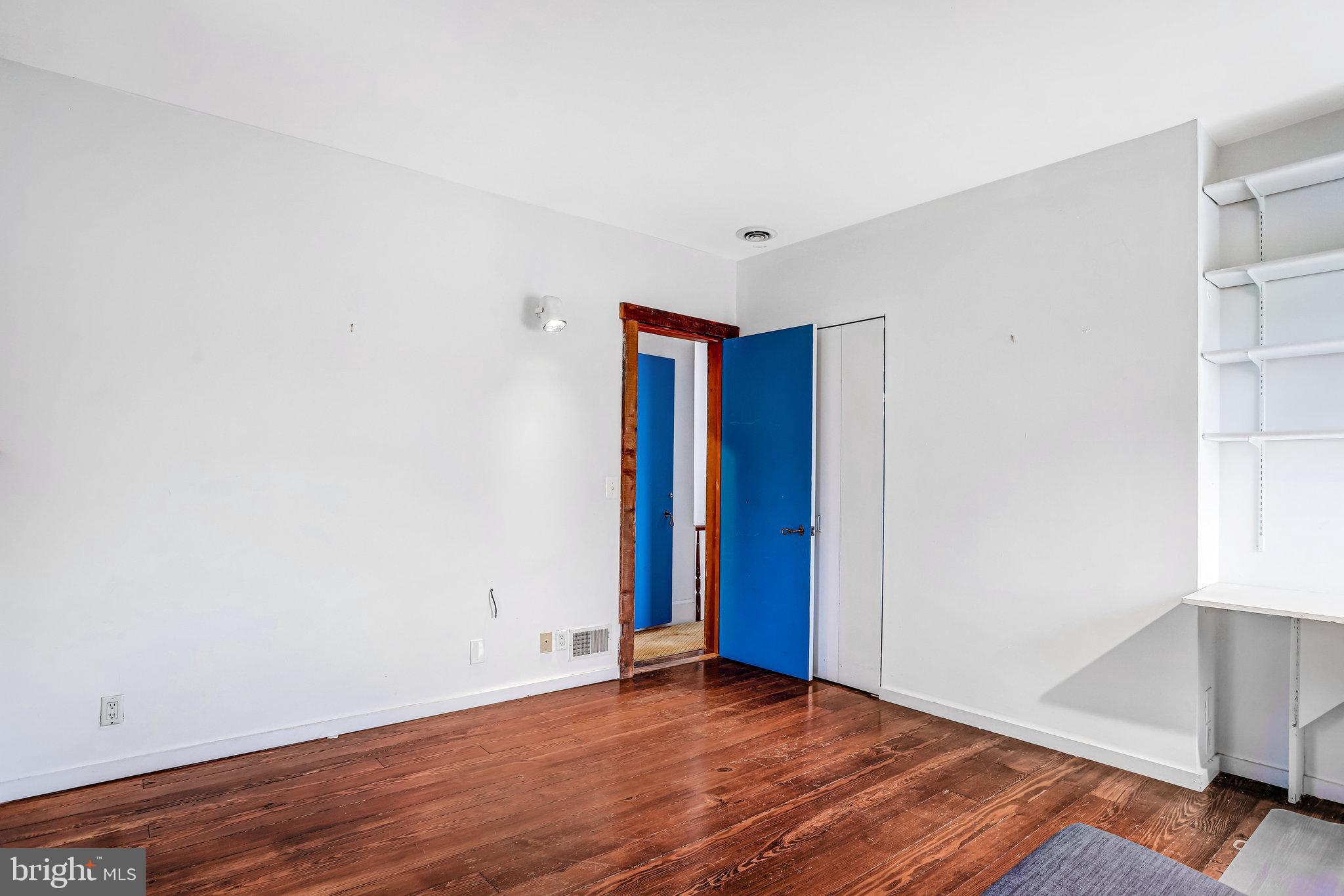 228 9TH STREET SE