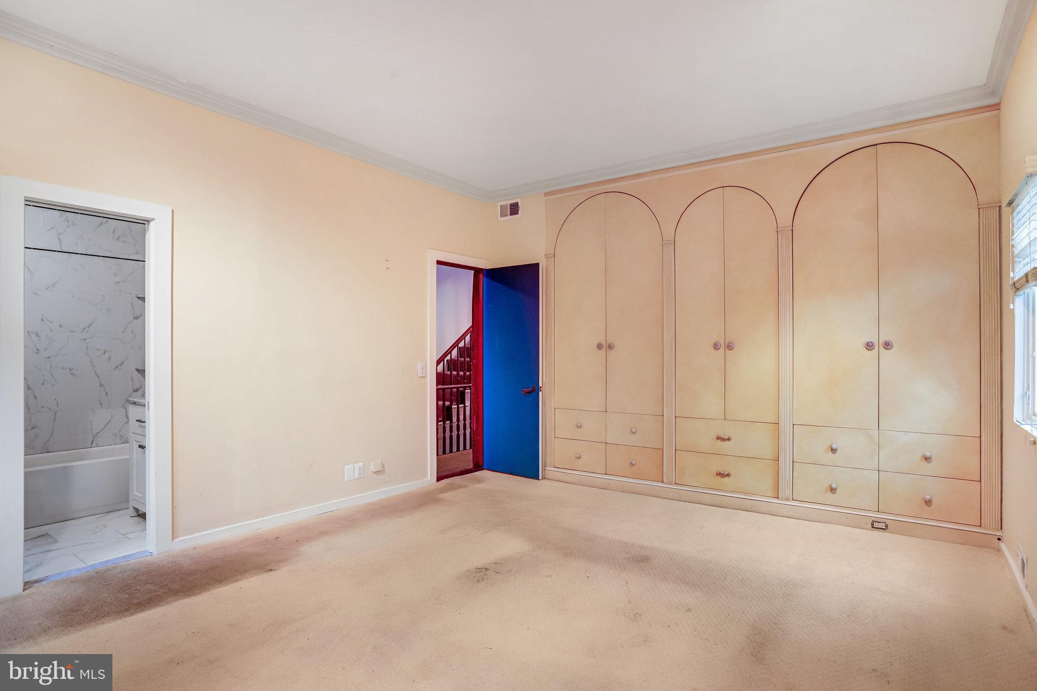 228 9TH STREET SE