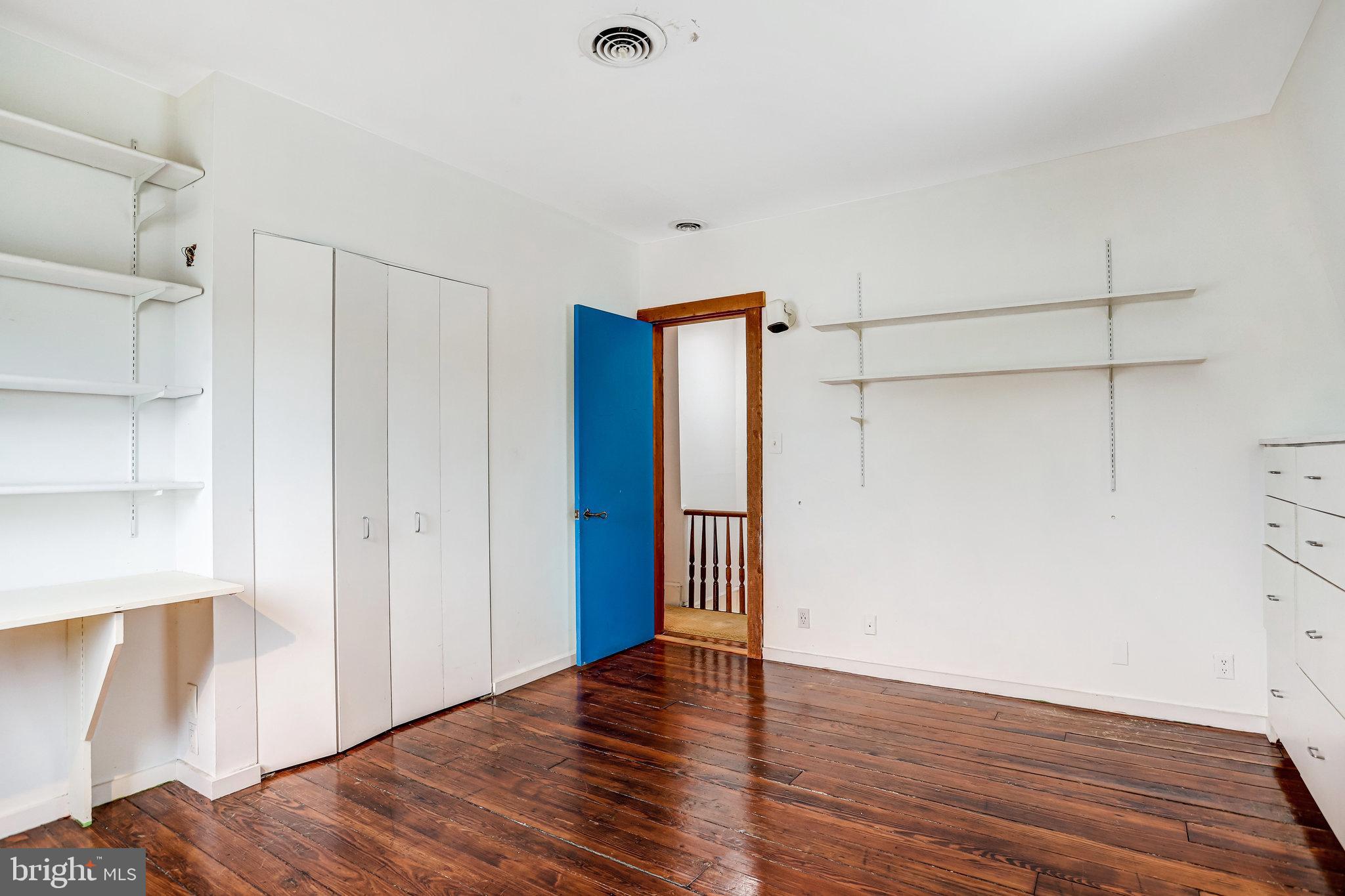 228 9TH STREET SE