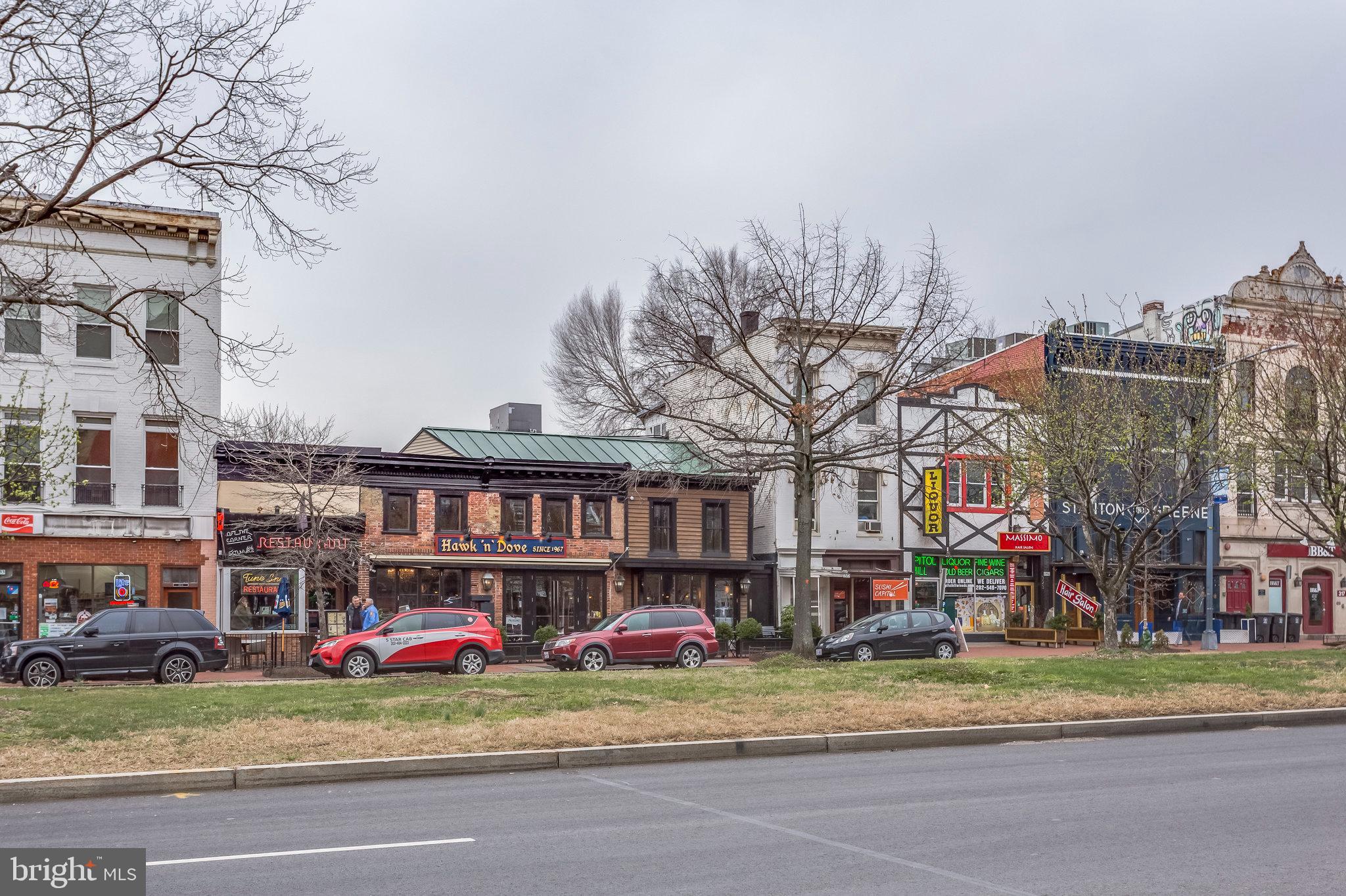 228 9TH STREET SE