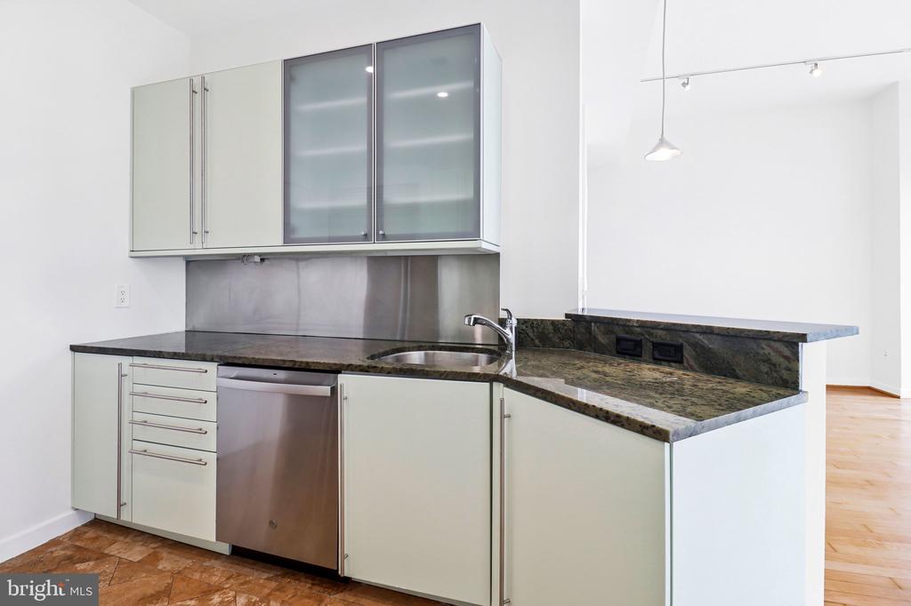 1300 13TH STREET NW Unit: 905