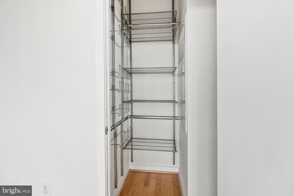 1300 13TH STREET NW Unit: 905