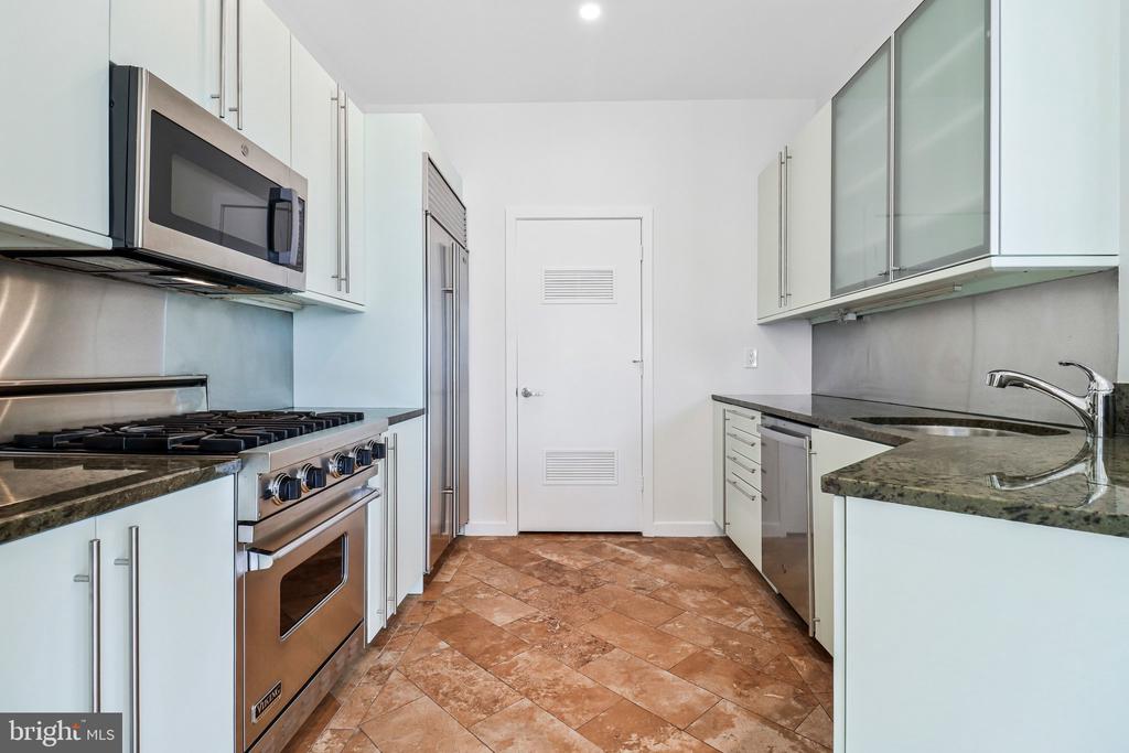 1300 13TH STREET NW Unit: 905