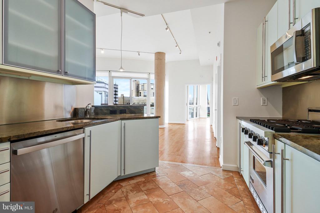 1300 13TH STREET NW Unit: 905
