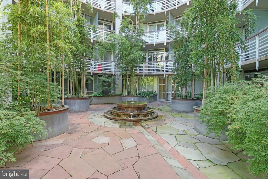 1300 13TH STREET NW Unit: 905