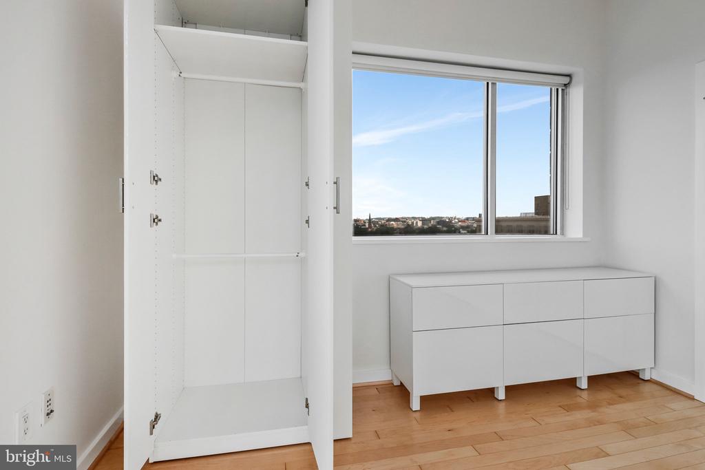 1300 13TH STREET NW Unit: 905