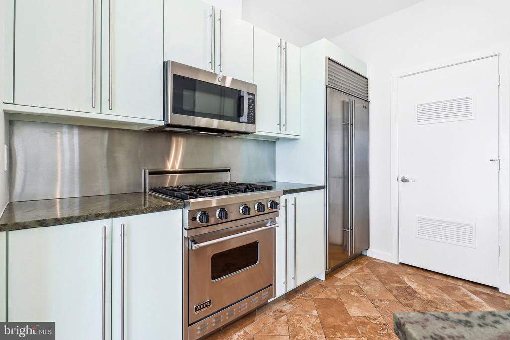 1300 13TH STREET NW Unit: 905
