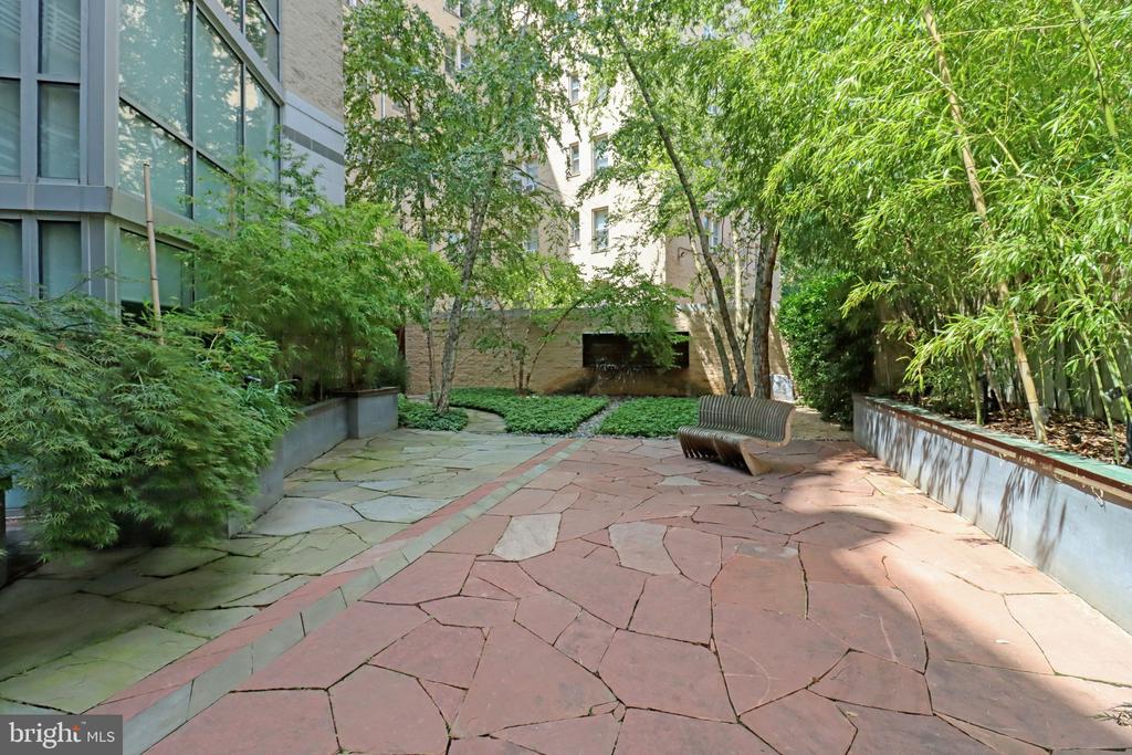 1300 13TH STREET NW Unit: 905