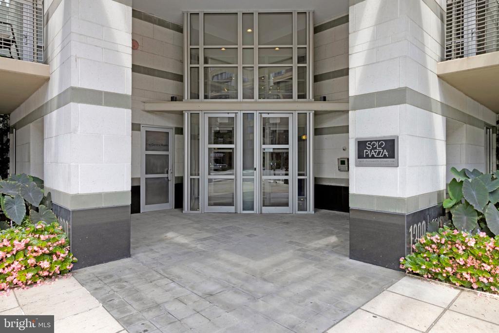 1300 13TH STREET NW Unit: 905