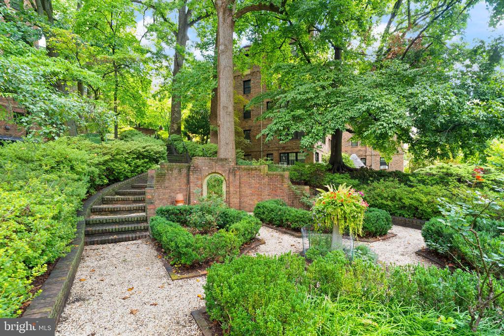 3000 TILDEN STREET NW Unit: 303-I