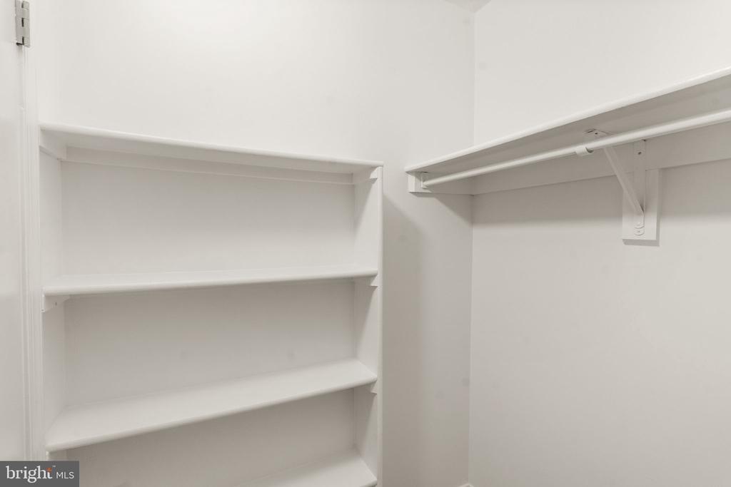 1401 17TH STREET NW Unit: 1004