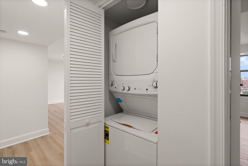 1401 17TH STREET NW Unit: 1004