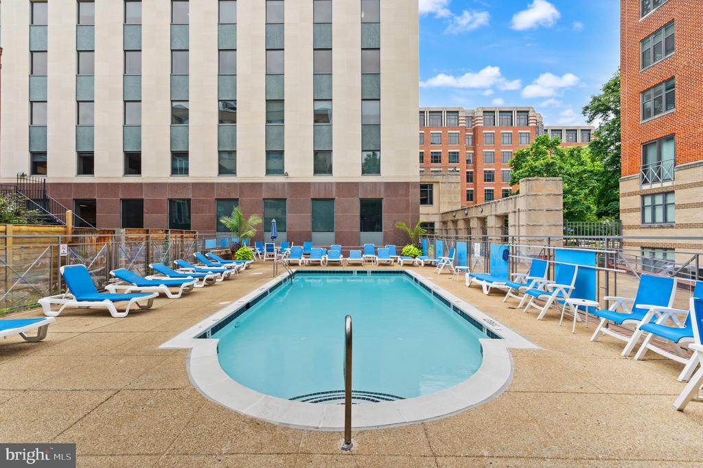 1401 17TH STREET NW Unit: 1004