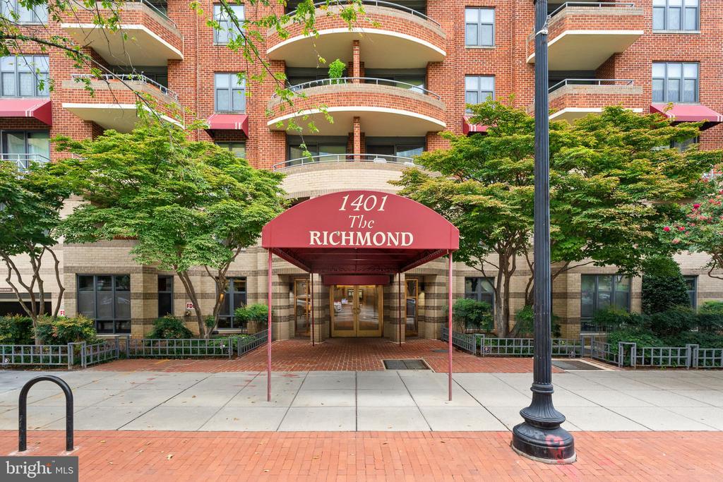 1401 17TH STREET NW Unit: 1004
