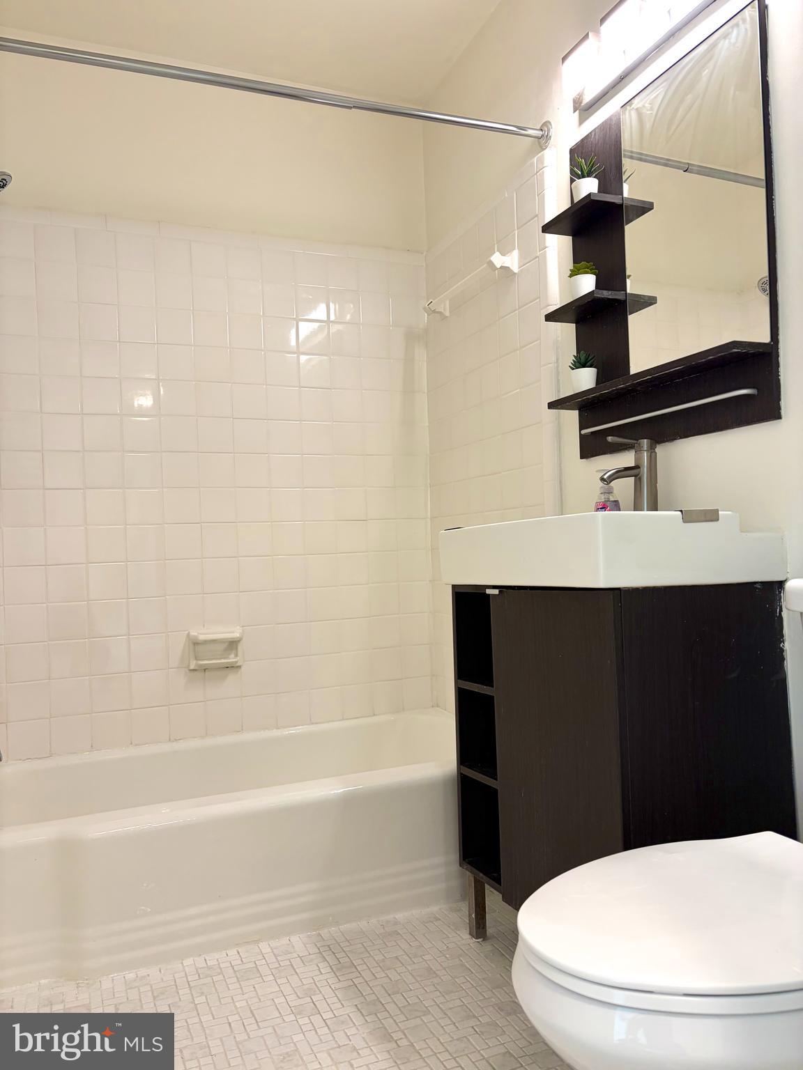 10650 WEYMOUTH STREET 201