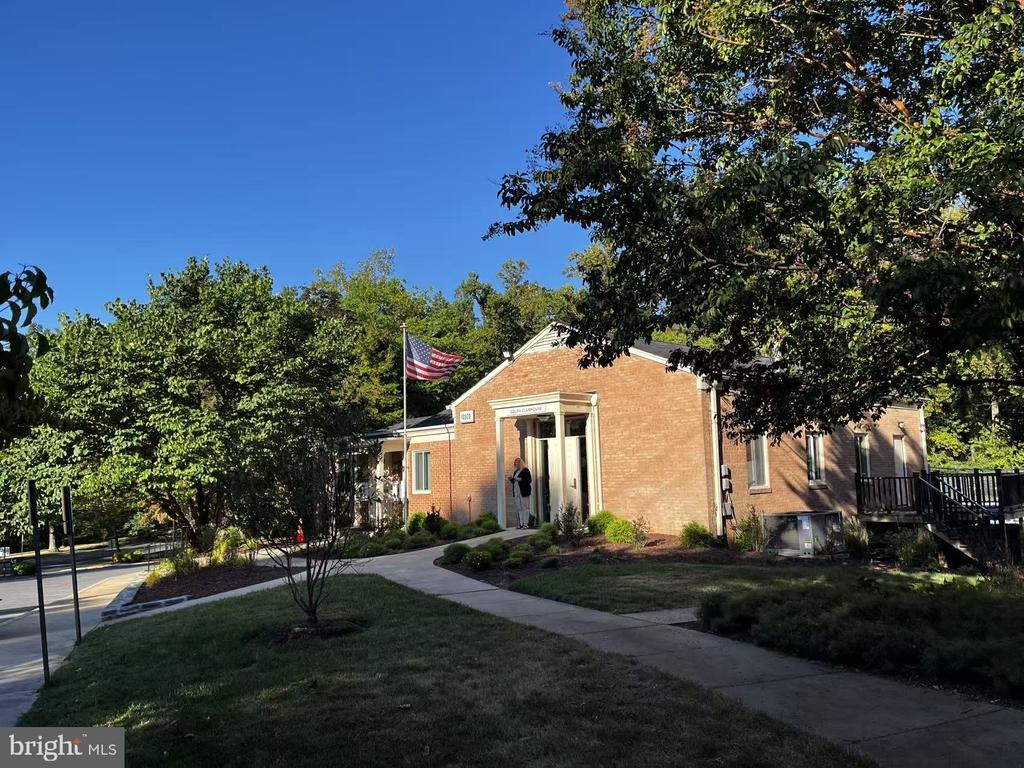 10650 WEYMOUTH STREET 201