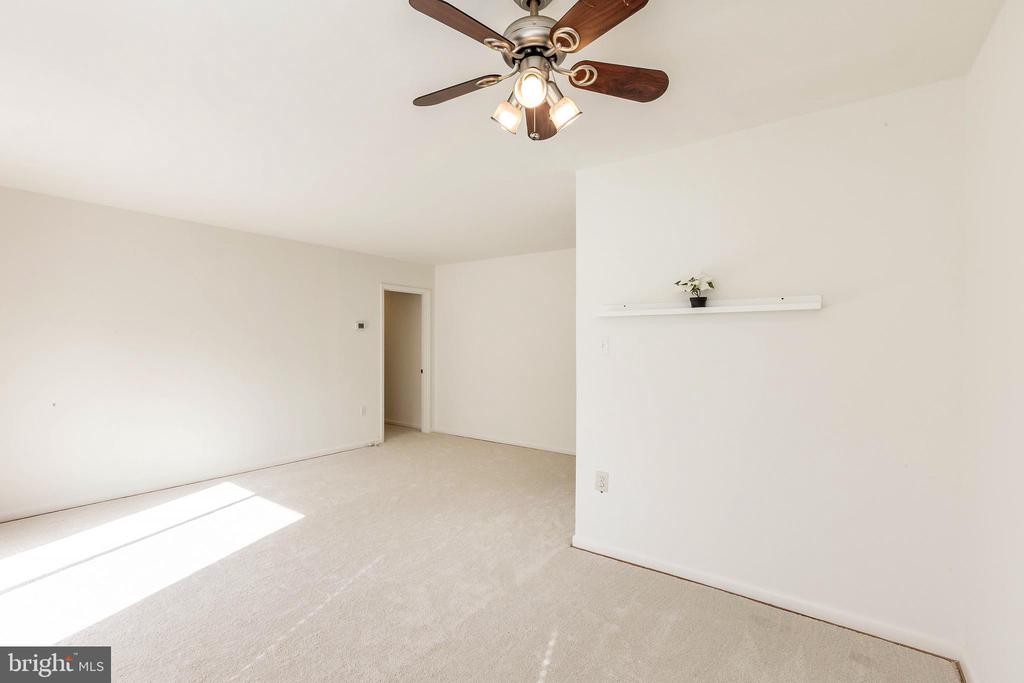 10650 WEYMOUTH STREET 201