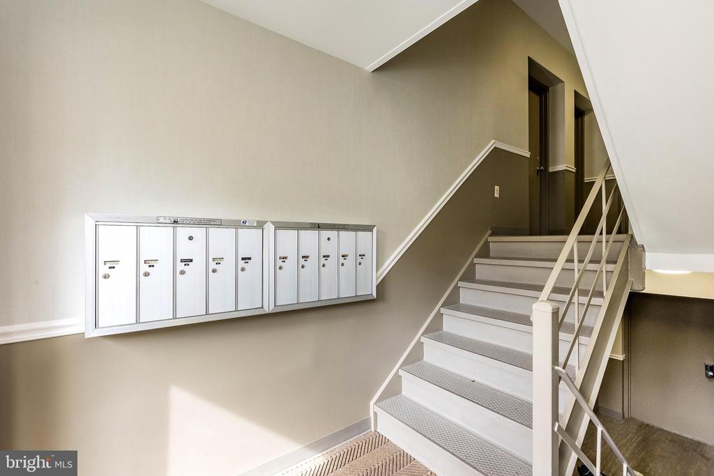 10650 WEYMOUTH STREET 201